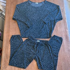 Women’s Black and Grey Leopard Print Lounge Set